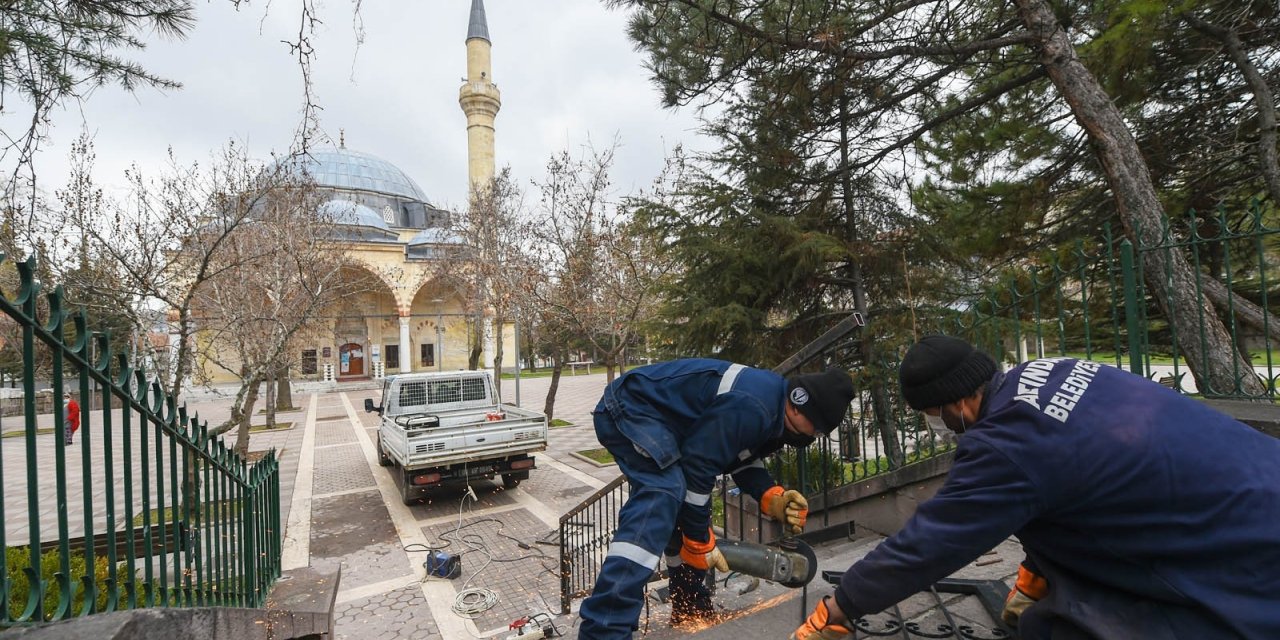 Tarihi camiye yoğun bakım