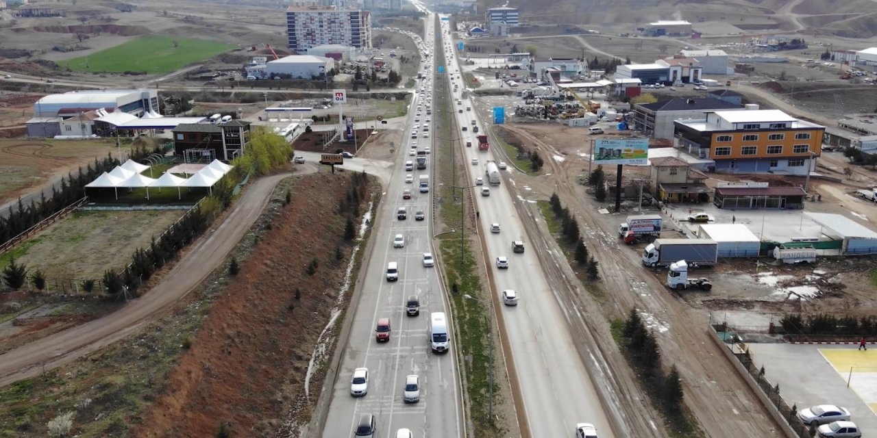 43 ilin geçiş güzergahında kısıtlama sonrası trafik yoğunluğu