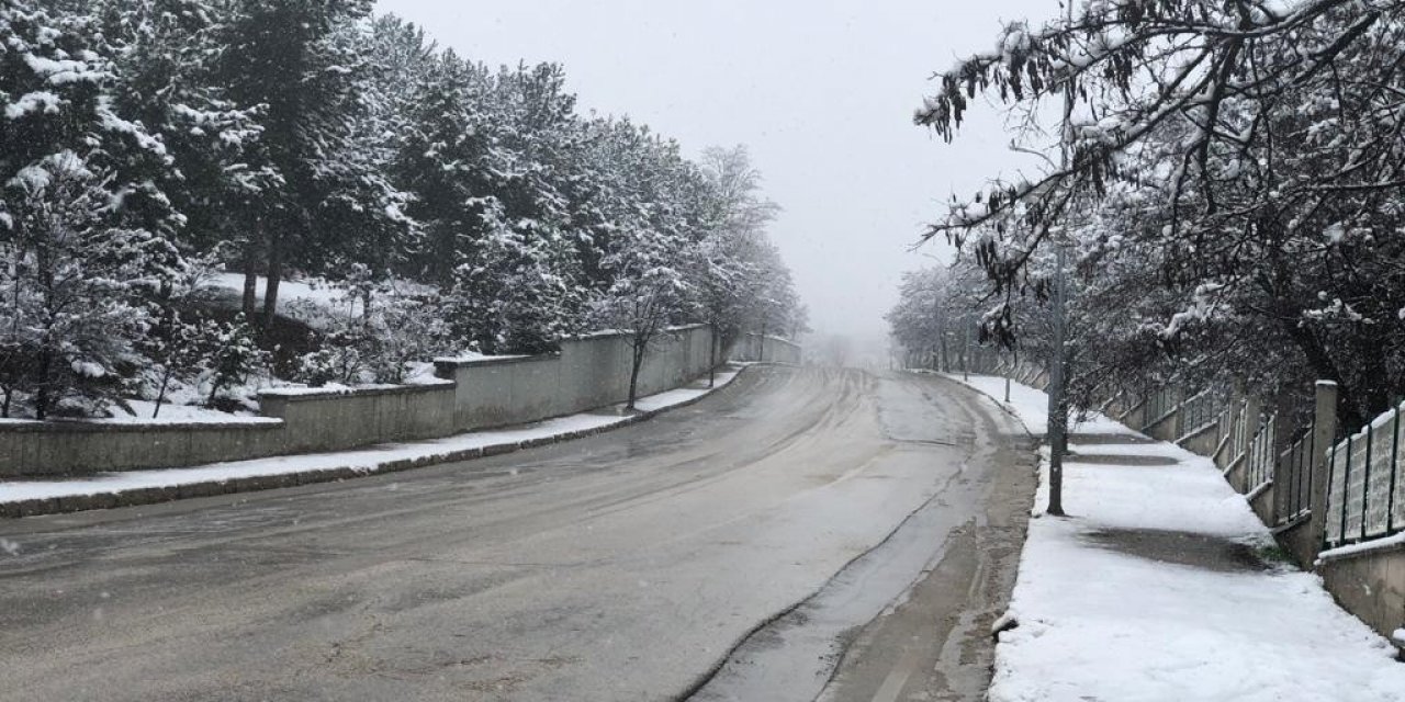 Eskişehir yine beyaz örtü altında