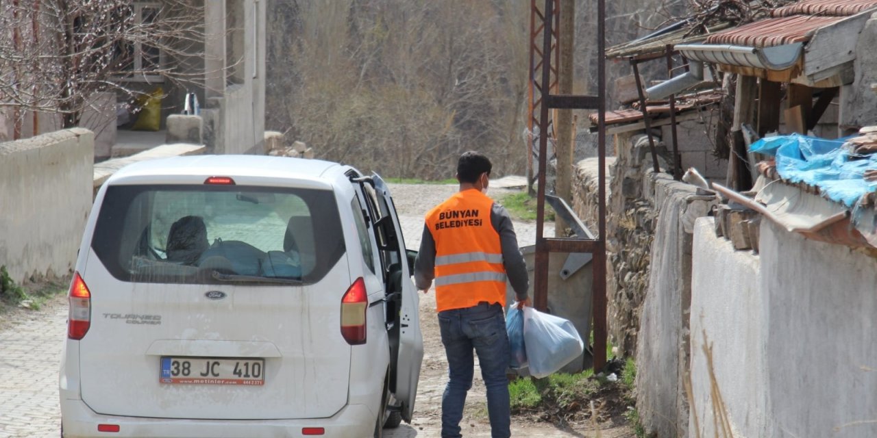 Bünyan Belediyesi’nden 2 bin aileye gıda kolisi yardımı