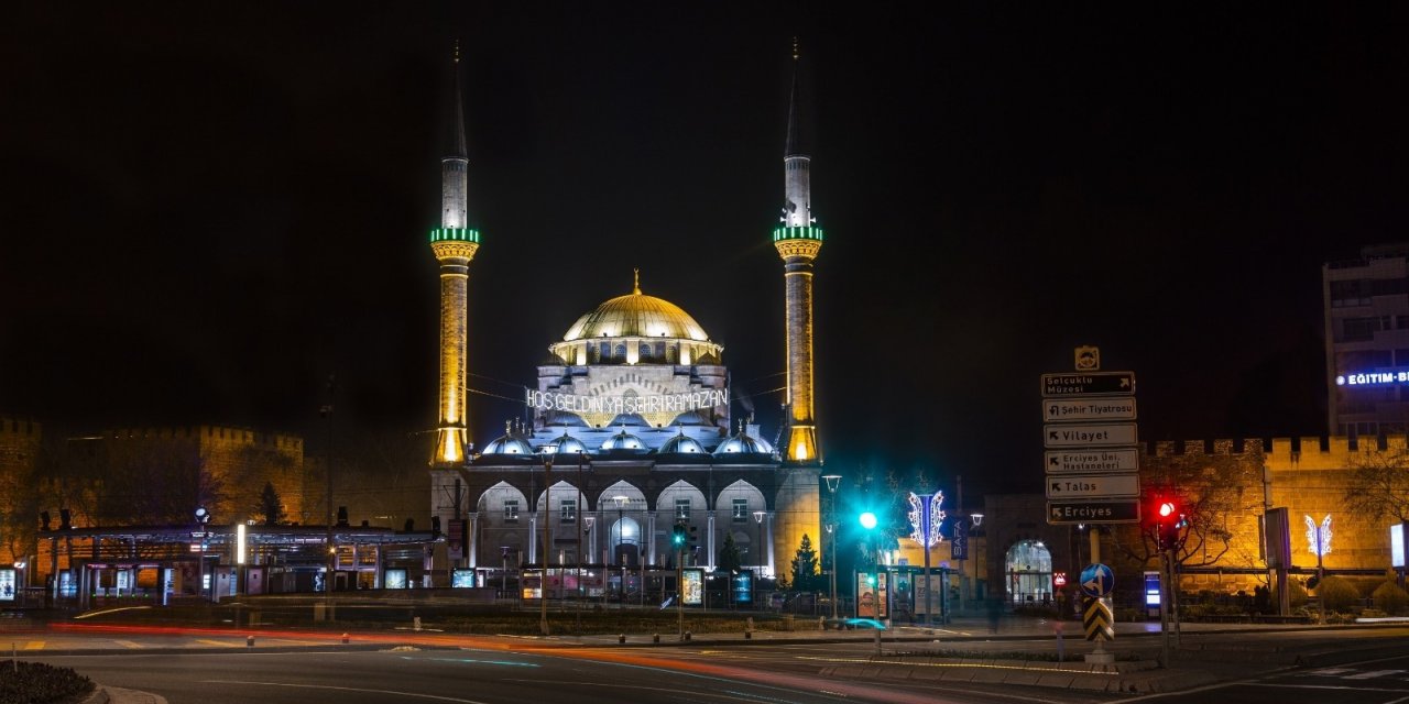 Büyükşehir, Bürüngüz Camisi’ne gerdanlığını taktı