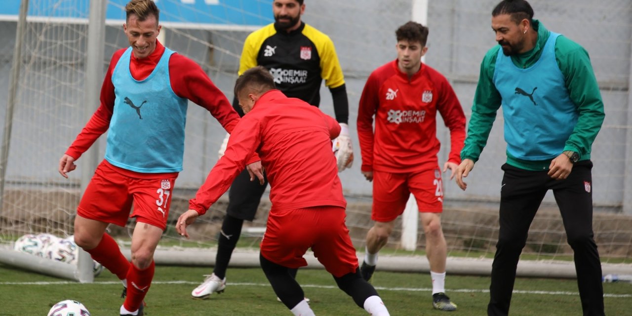 Sivasspor ara vermeden Beşiktaş maçı hazırlıklarına başladı