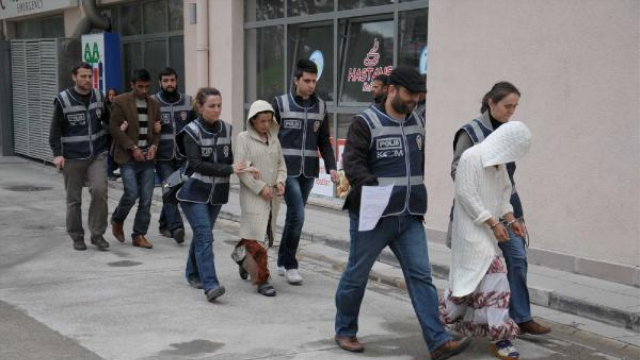 Aksaray'da vücutlarına Sarılı Toz Esrarla Yakalandılar!