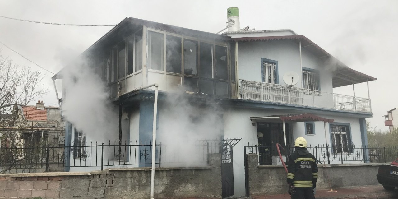 Konya’da çakmakla perdeyi tutuşturan çocuk müstakil evi yaktı