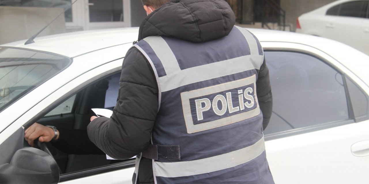 Karantinada olması gereken sürücü polis kontrolünde yakalandı