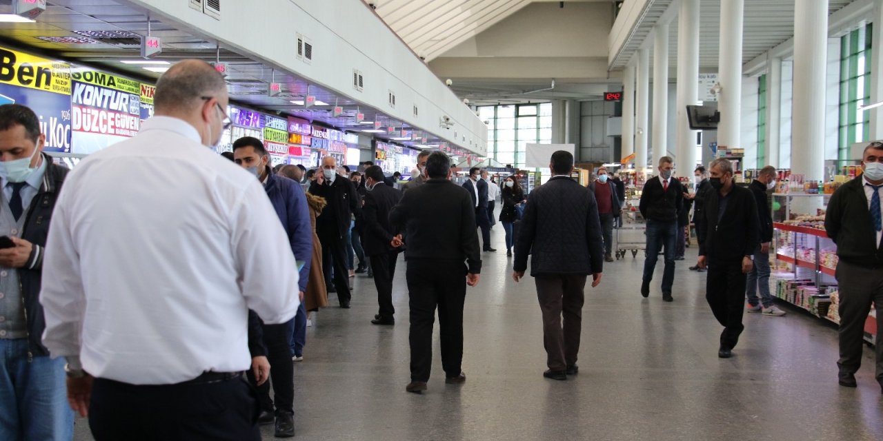 AŞTİ’de otobüs Gaziantep’e yalnızca 3 yolcu ile yola çıktı