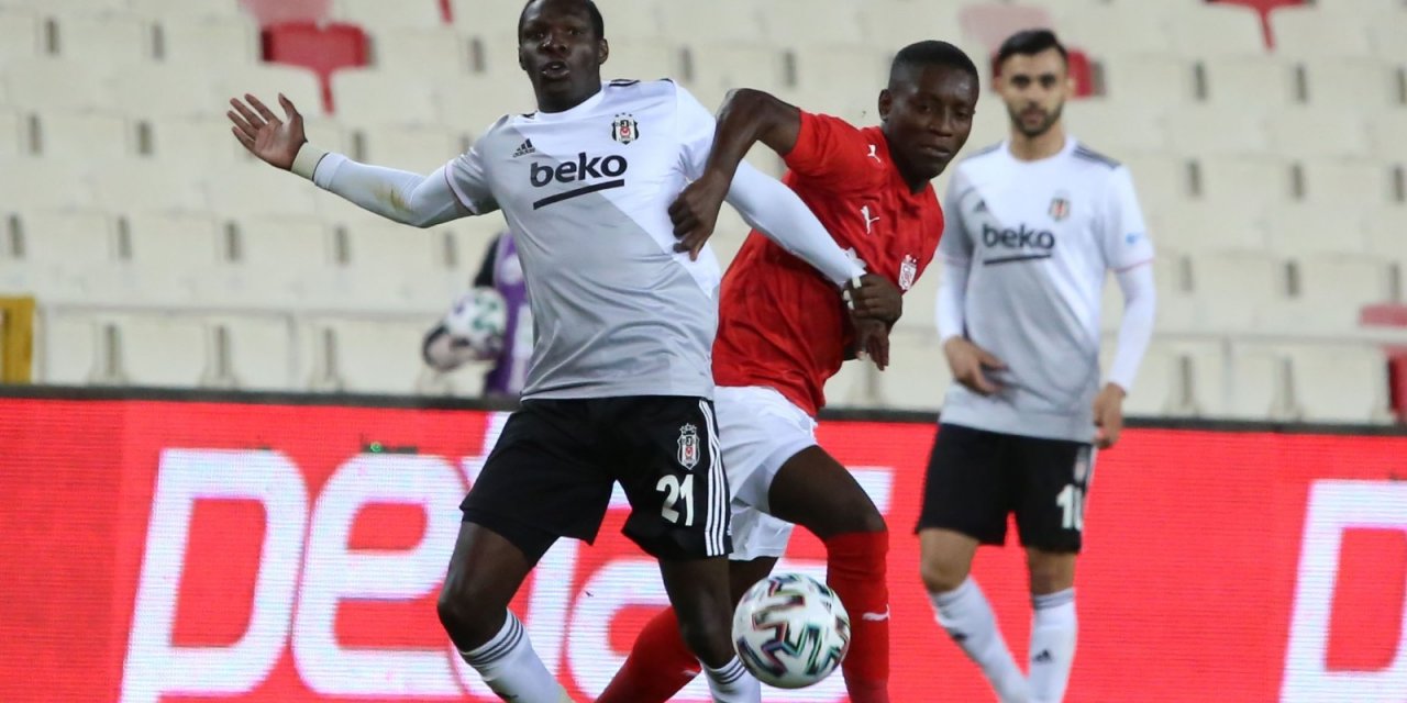 Süper Lig: D.G. Sivasspor: 0 - Beşiktaş: 0 (İlk yarı)