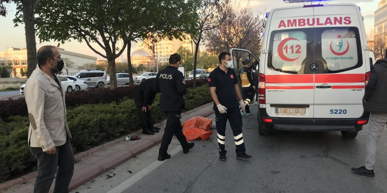 Motosikletin çarptığı anneanne ve torunu hayatını kaybetti