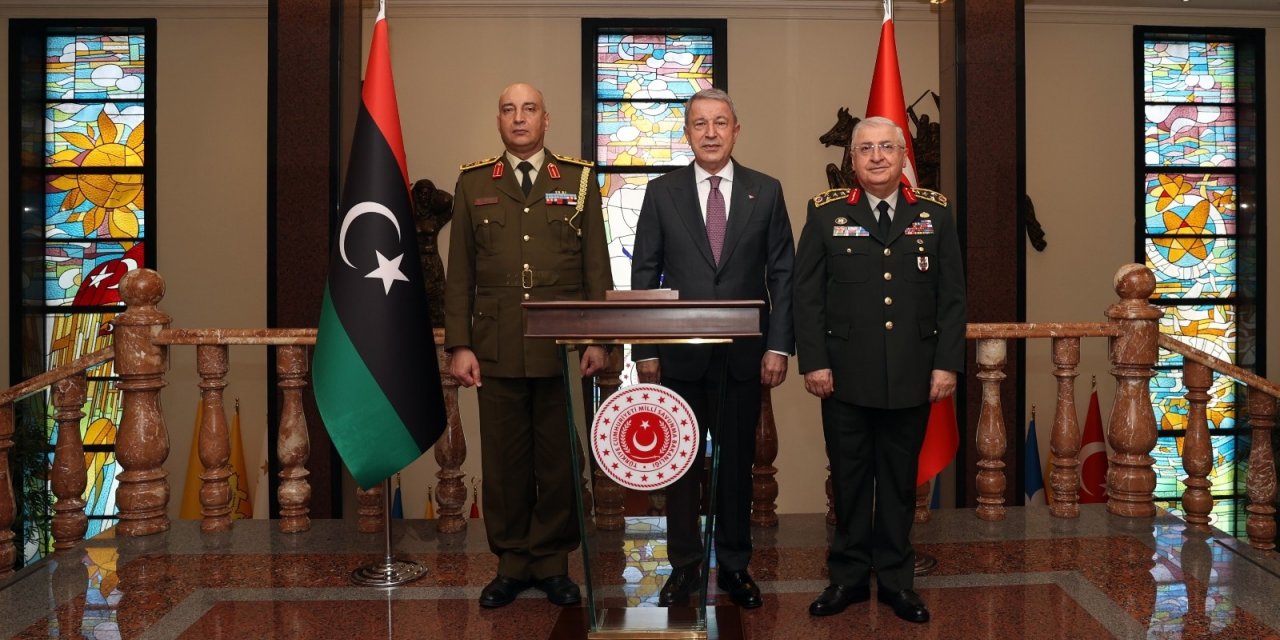 Milli Savunma Bakanı Hulusi Akar, Libya Genelkurmay Başkanı Orgeneral Mohamed Elhadad’ı kabul etti.