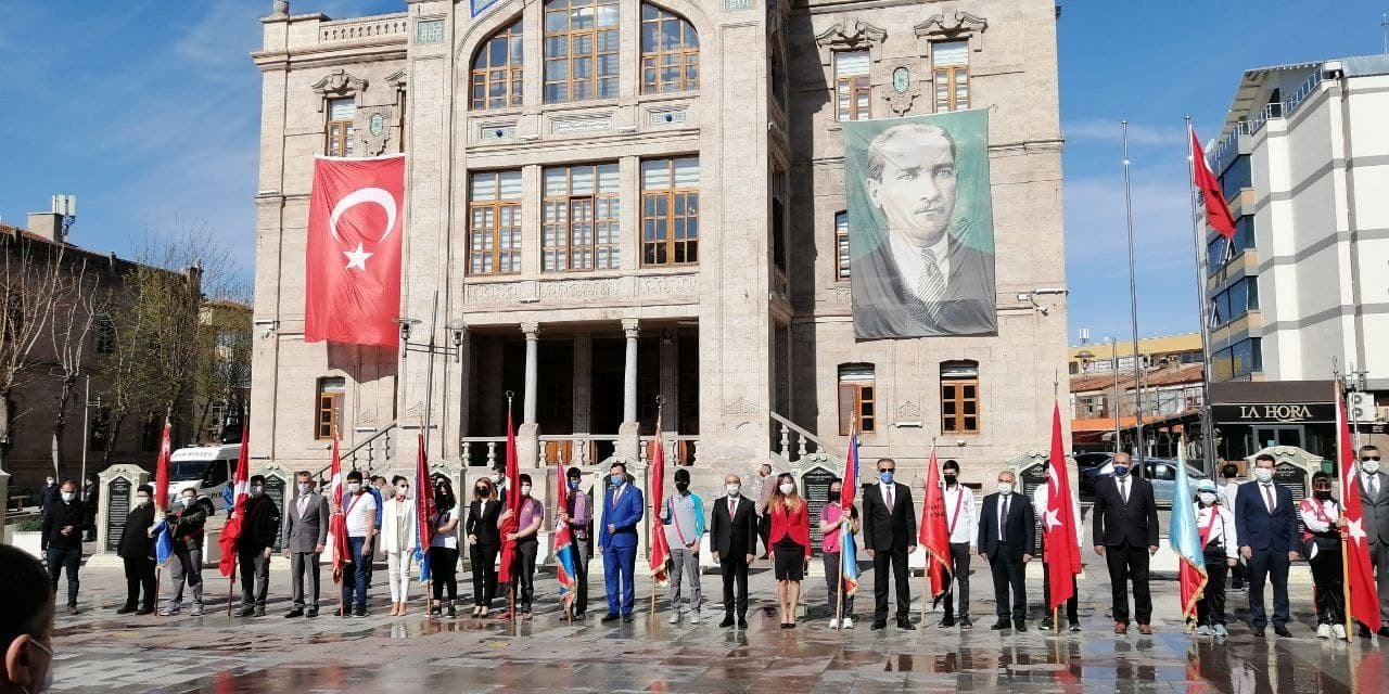 Aksaray’da pandemi gölgesinde 23 Nisan töreni