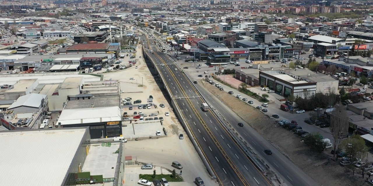 Şaşmaz Sanayi Bulvarı’ndaki ilk köprülü kavşak trafiğe açıldı