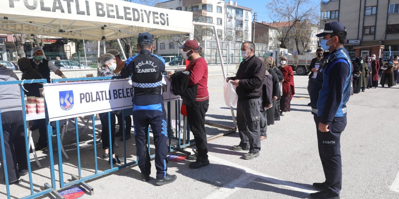 Polatli Belediyesi Gönül Sofraları ile mahallelerde vatandaşlarla buluşmaya devam ediyor