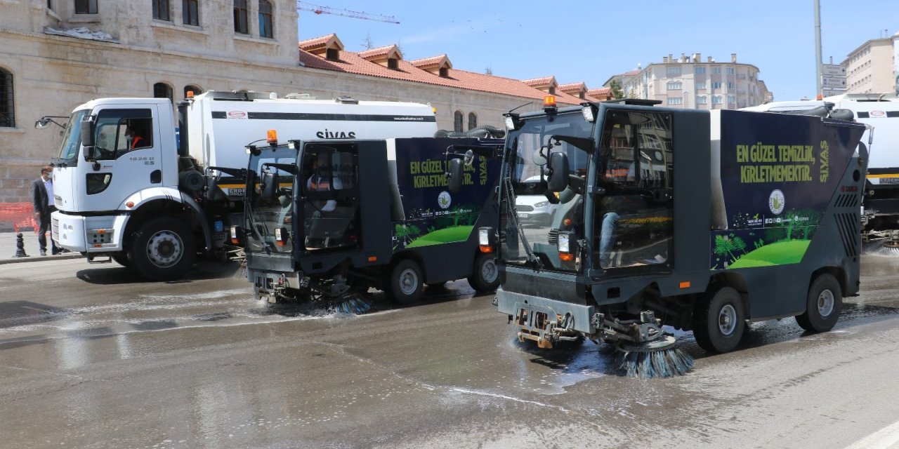 Sivas sokaklarında bahar temizliği