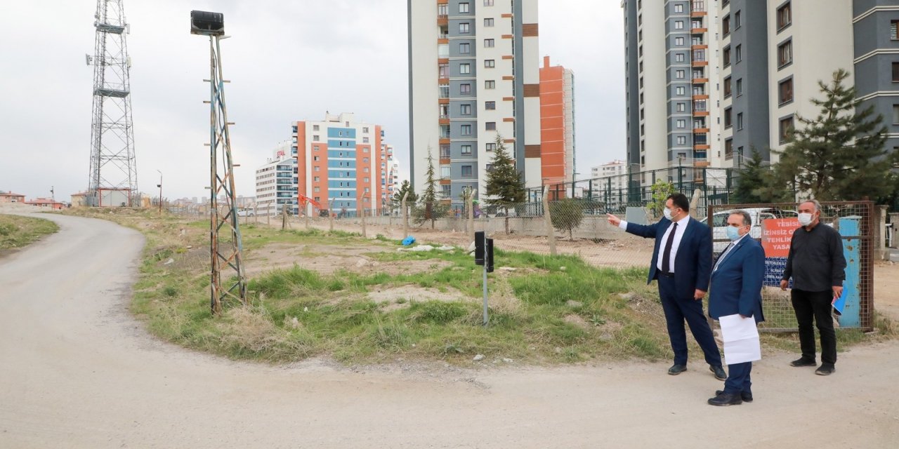 “İğneyle kuyu kazarak ilçemize yeşil alan kazandırıyoruz”