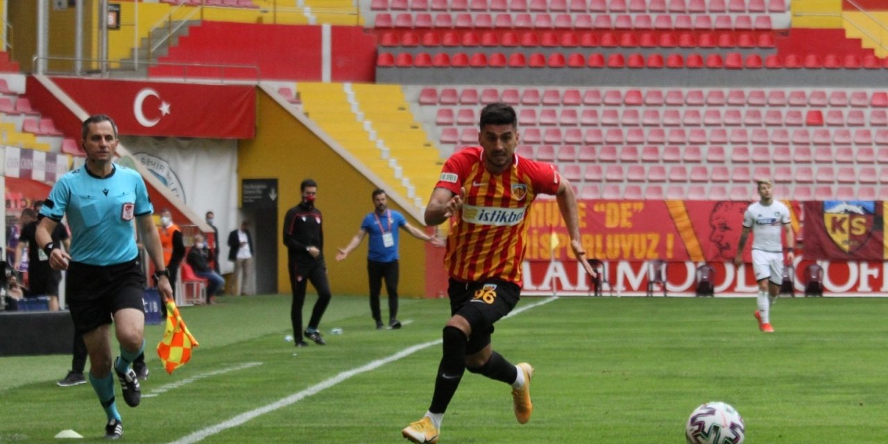 Süper Lig: Hes Kablo Kayserispor: 3 - YbDenizlispor: 1 (İlk yarı)