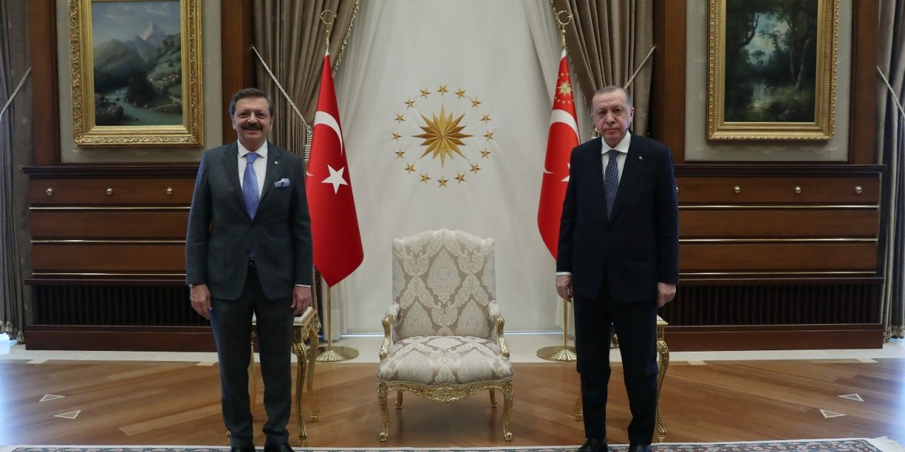 Cumhurbaşkanı Recep Tayyip Erdoğan, TOBB Başkanı Rifat Hisarcıkloğlu’nu Cumhurbaşkanlığı Külliyesi’nde kabul etti.