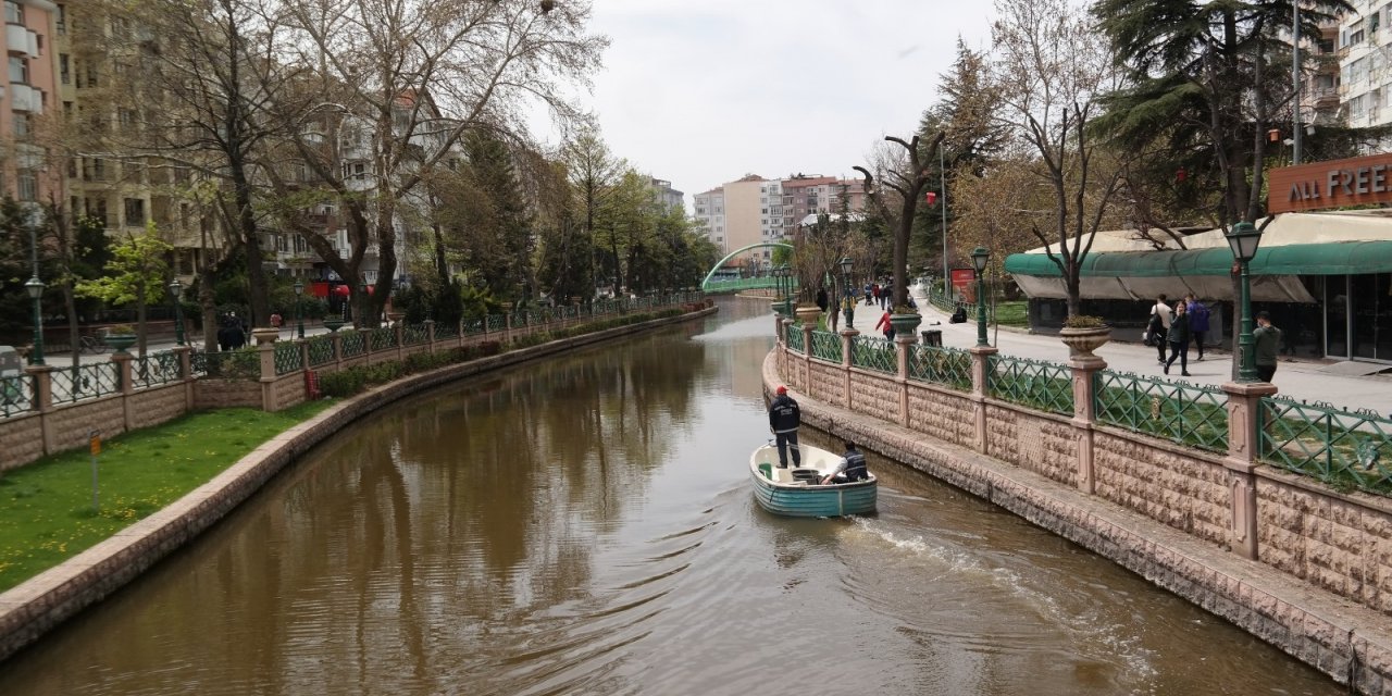 Eskişehir’de renkli bahar manzaraları