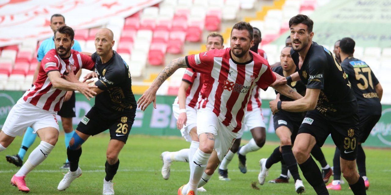 Süper Lig: D.G. Sivasspor: 0 - H.Y. Malatyaspor: 0 (İlk yarı)