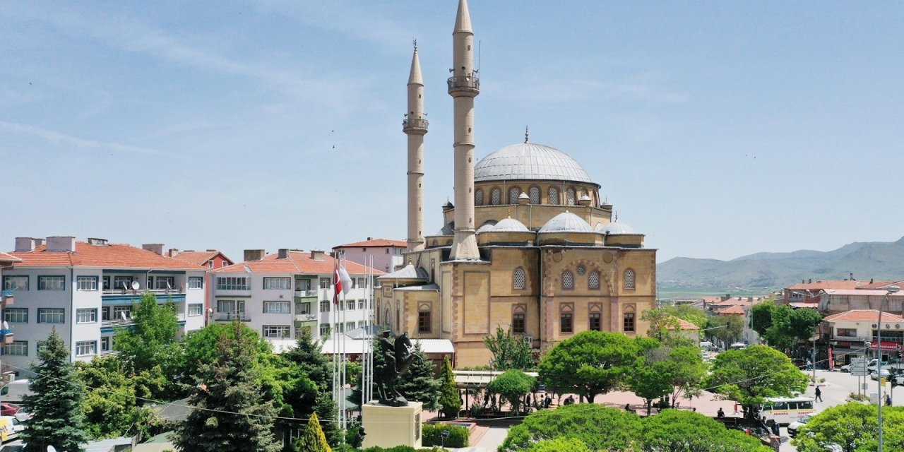 Kırşehir’in Kaman ilçesinde vatandaşlar orucu geç açtı