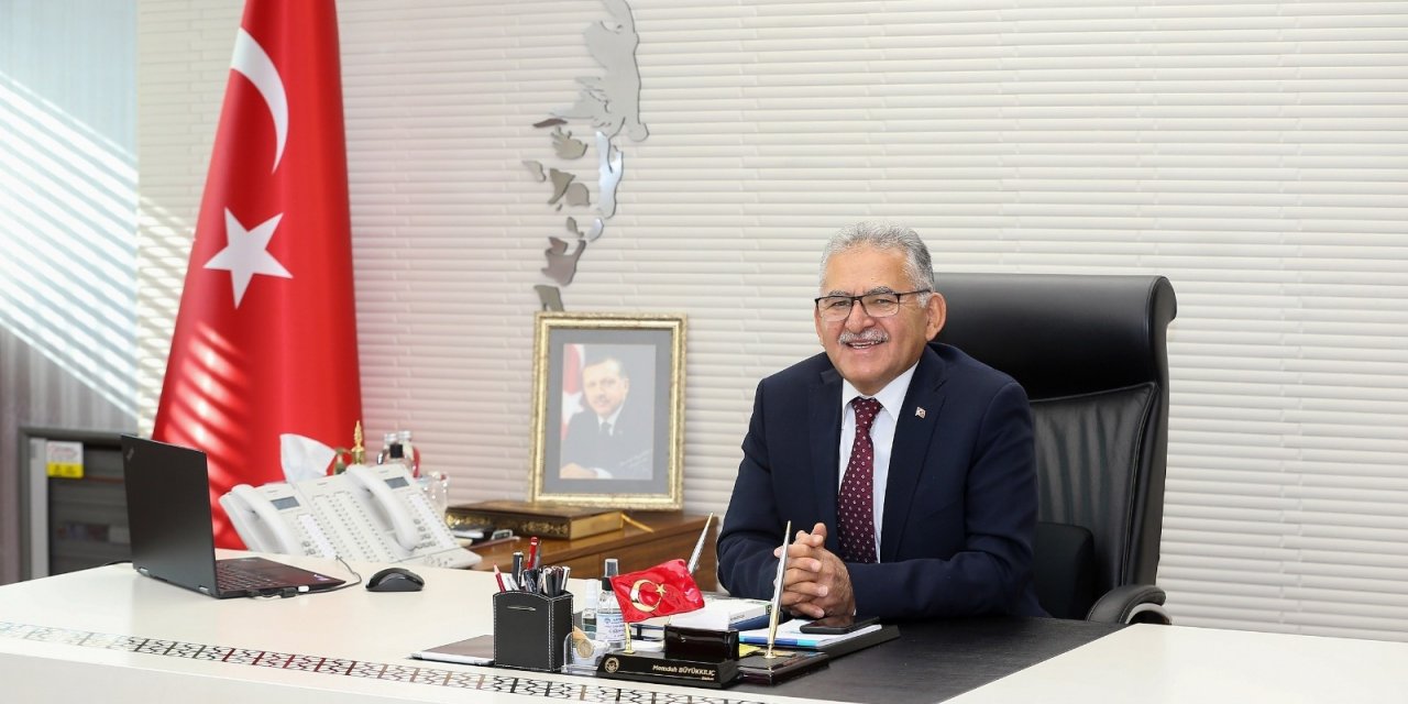 Başkan Büyükkılıç: "Tüm çalışanlarımızın Emek ve Dayanışma Gününü kutluyorum"