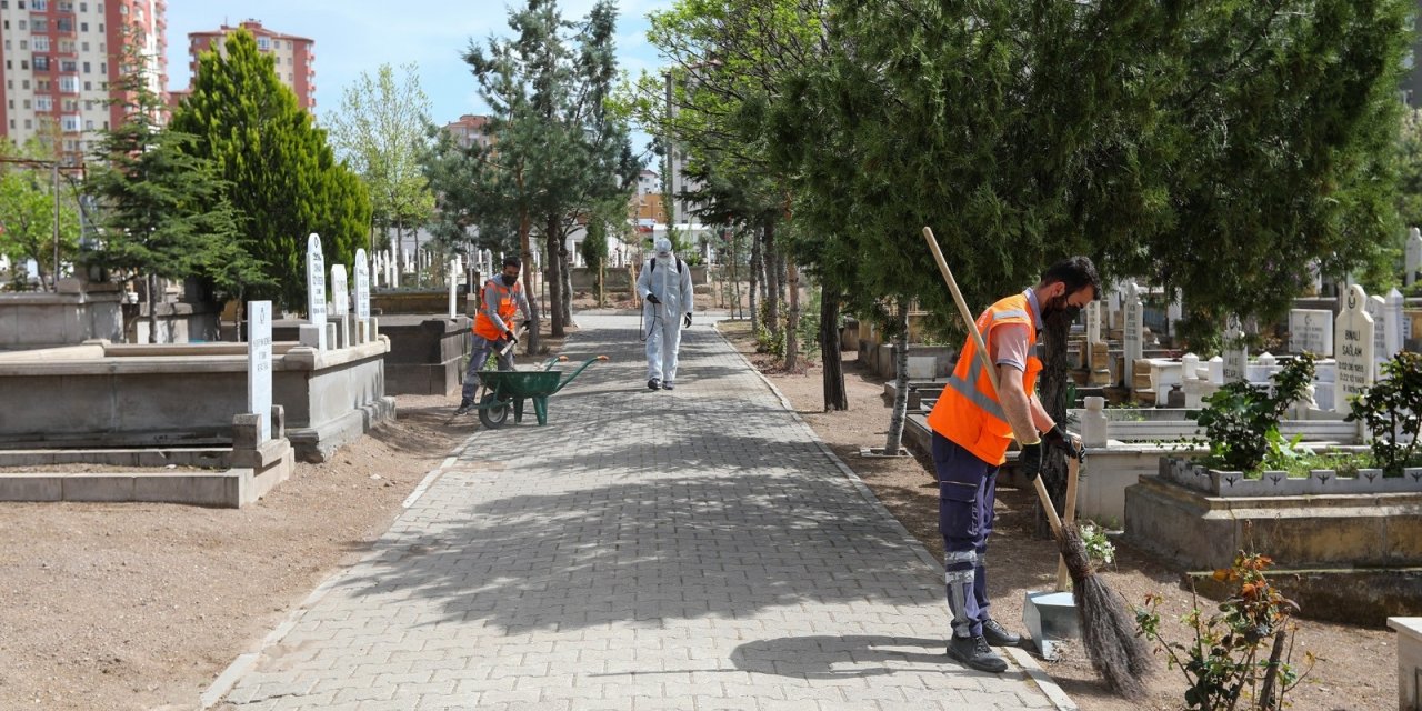 Talas’ta mezarlıklara özel çalışma