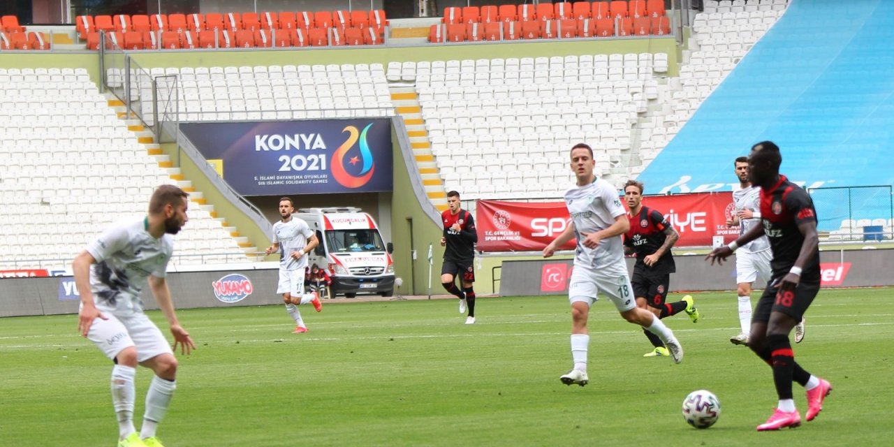 Süper Lig: Konyaspor: 1 - Fatih Karagümrük: 1 (İlk yarı)