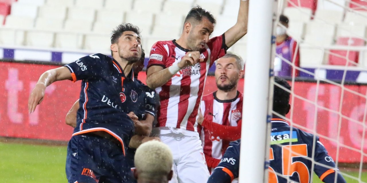 Süper Lig: DG Sivasspor: 0 - Medipol Başakşehir : 0 (Maç sonucu)