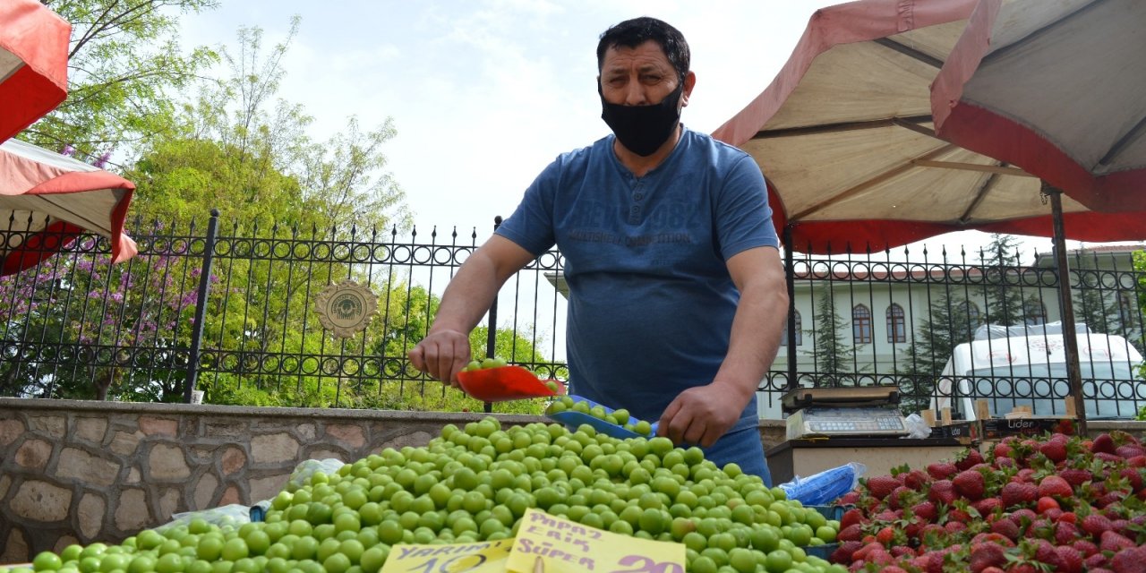 Bu meyvenin fiyatı yaklaşık 2 ayda 800 liradan 20 liraya düştü