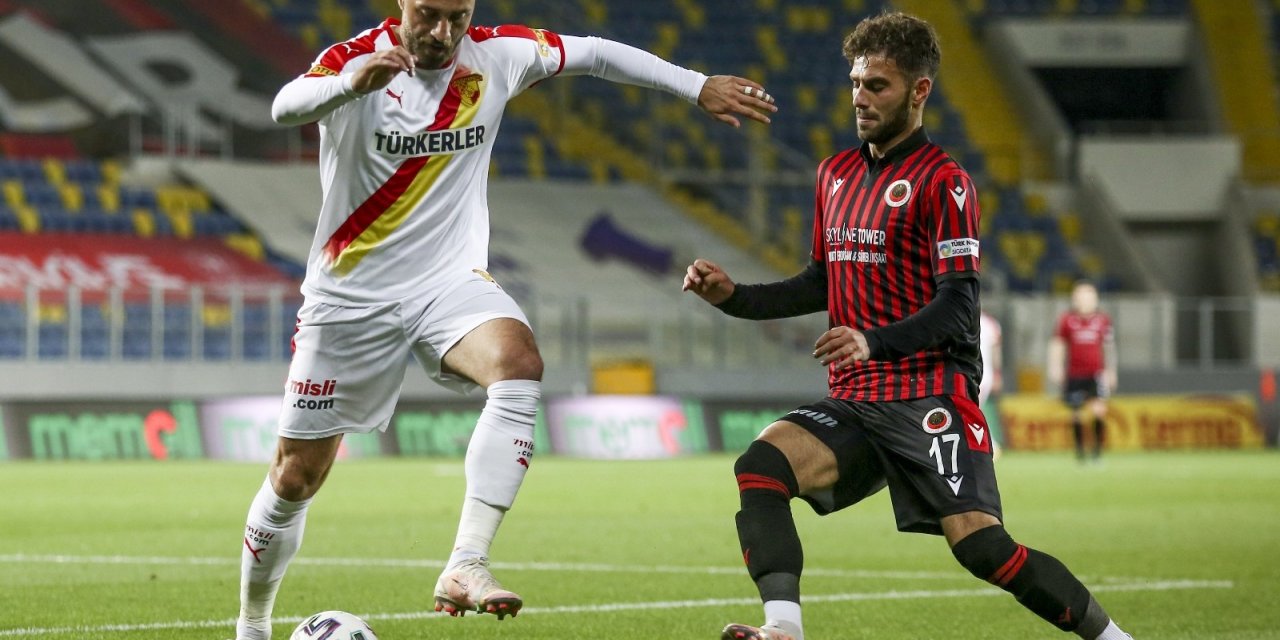 Süper Lig: Gençlerbirliği: 1 - Göztepe: 2 (İlk yarı)