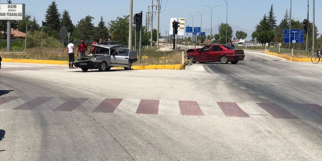 Konya’da otomobiller çarpıştı: 1 yaralı