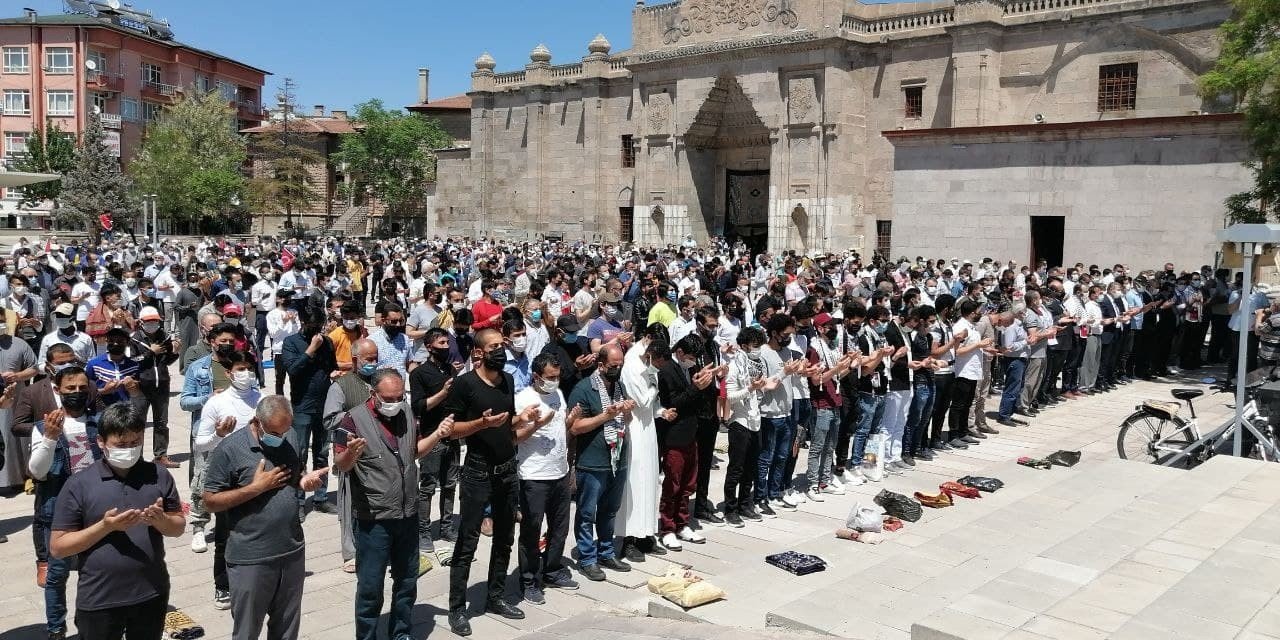 Aksaray’da Kudüs için gıyabi cenaze namazı kılındı