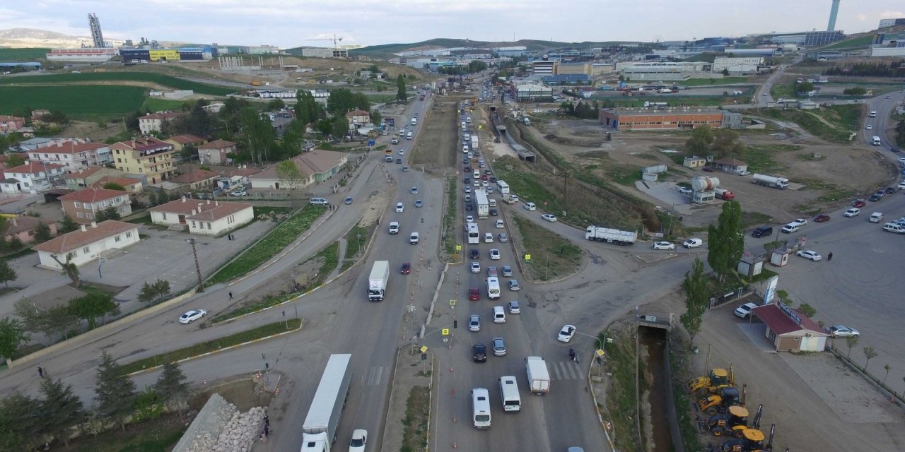 Kahramankazan-Ankara karayolundaki genişletme çalışmaları sürüyor