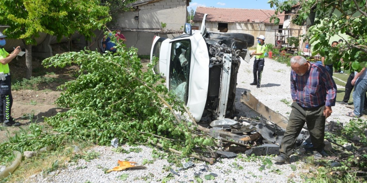 Konya’da hafif ticari araç ile cip çarpıştı: 4 yaralı