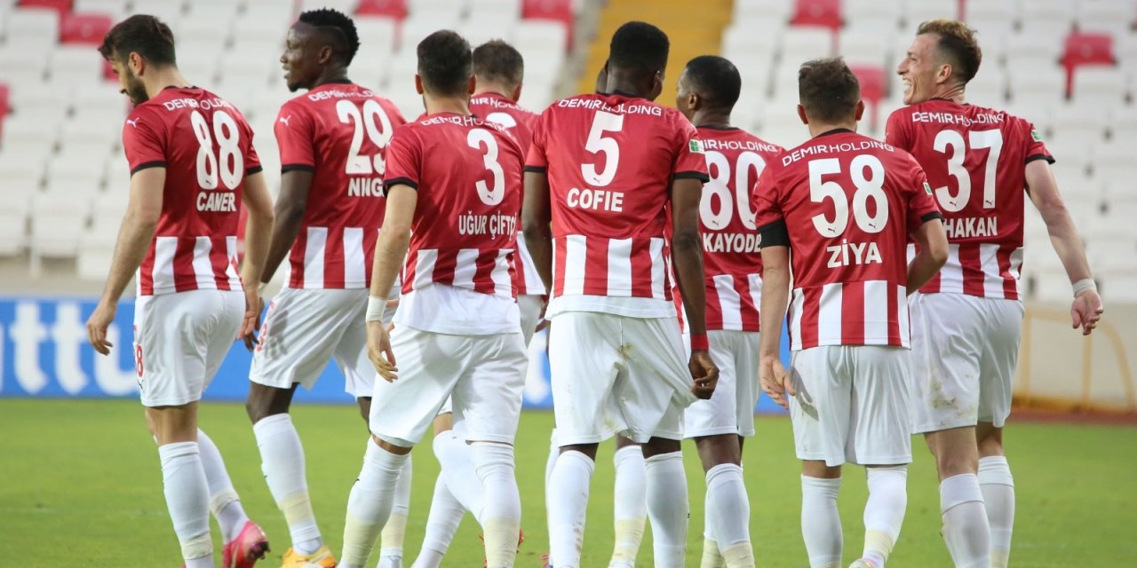 Sivasspor’da 10 futbolcunun sözleşmesi bitiyor!