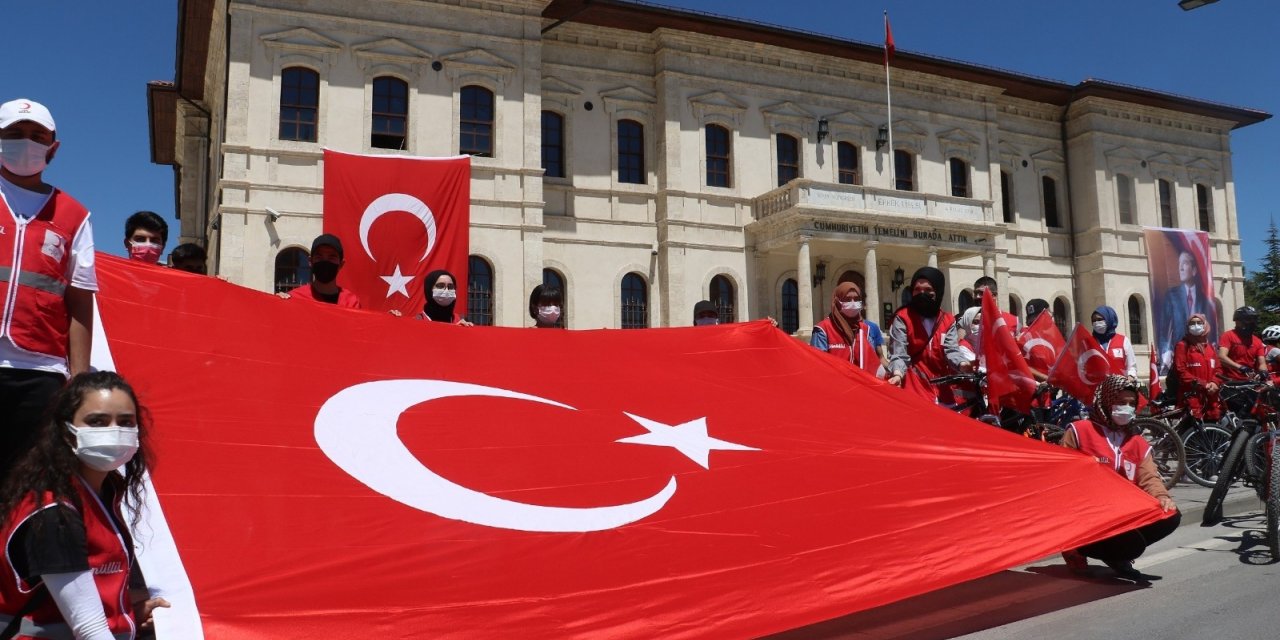 19 Mayıs kutlamalarında renkli görüntüler oluştu