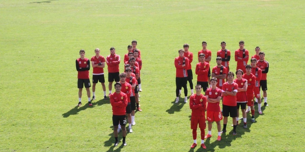 Eskişehirspor’dan 19 Mayıs koreografisi