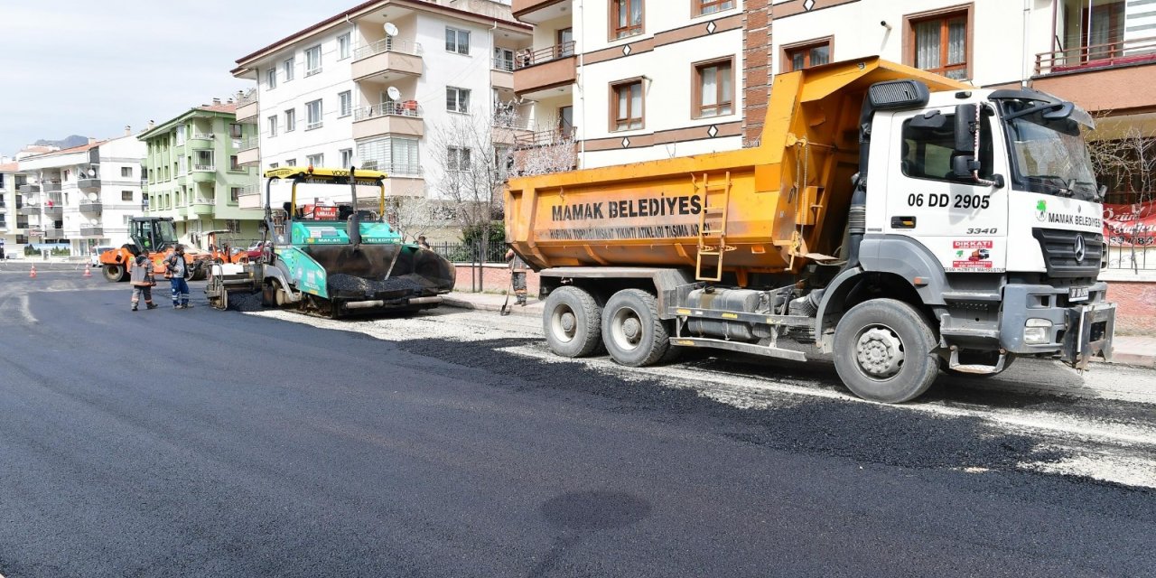 Mamak’ta asfalt çalışmaları devam ediyor