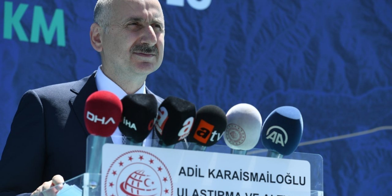 Bakan Karaismailoğlu: "Aynı anda 100’den fazla yayın kuruluşuna hizmet vermeye başlayan Çamlıca Kulesi’ hizmete açıyoruz"