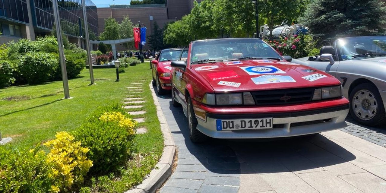 Doğu-Batı Barış Rallisi Ankara’dan uğurlandı