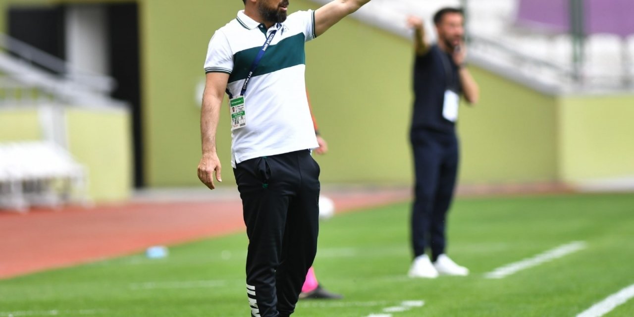 İlhan Palut: “Konyaspor gerektiği zaman hücumsal anlamda riskler alabilen takıma evrildi”