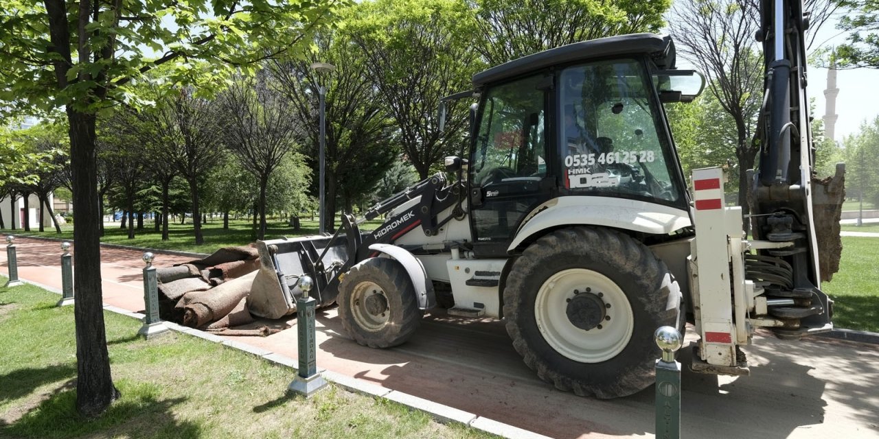 Köroğlu Parkı sil baştan yenileniyor