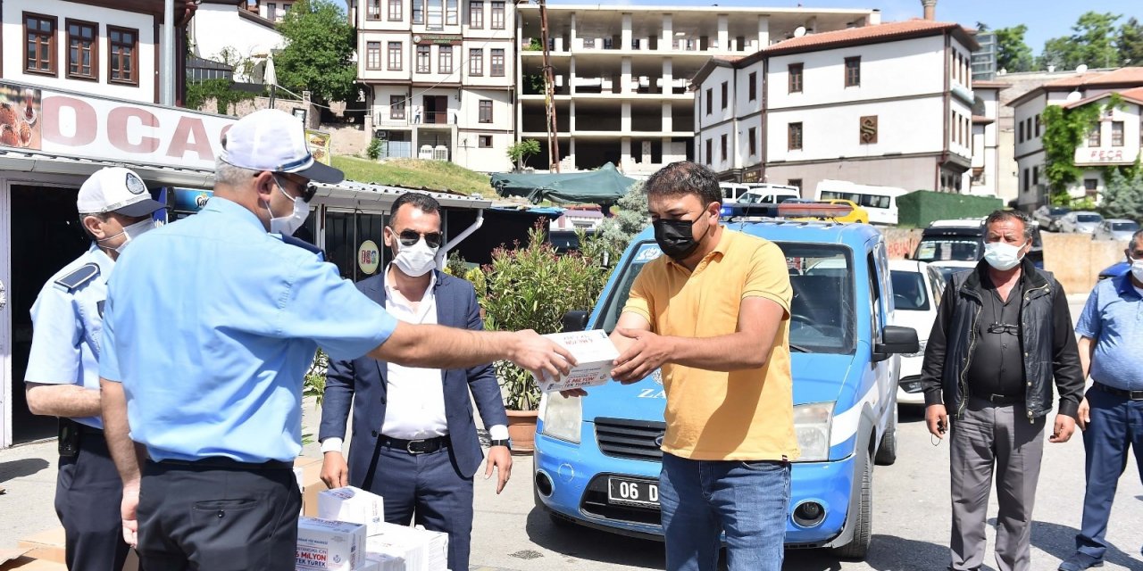 Büyükşehir Belediyesi ulaşım esnafına hijyen desteğini sürdürüyor