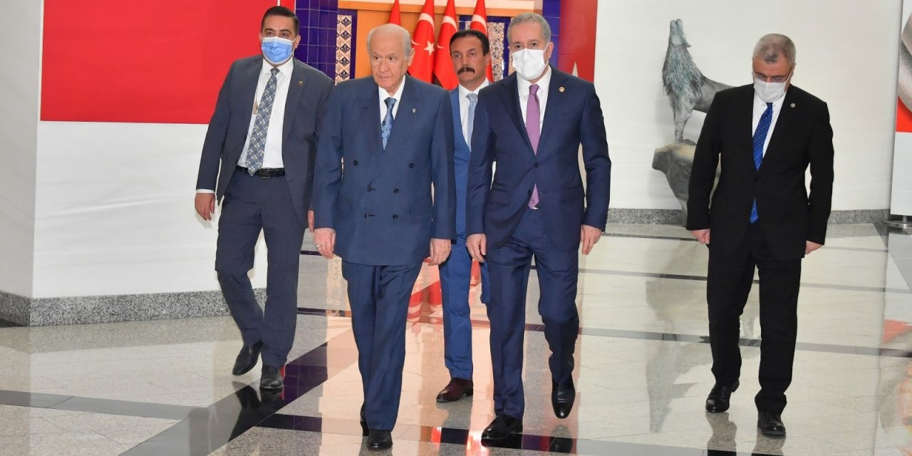 MHP lideri Bahçeli, partisinin belediye başkanları ile bir araya geldi