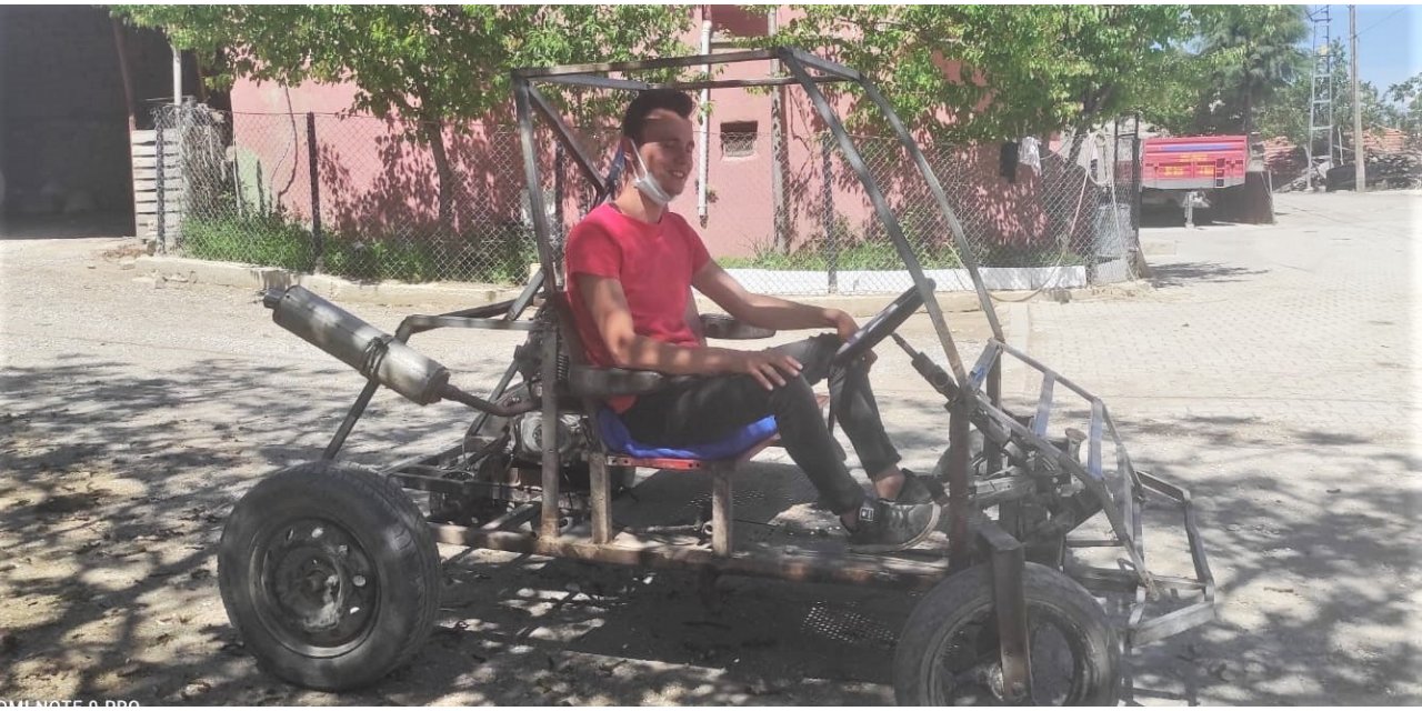 Hurdacıdan topladıkları malzemelerle kendi araçlarını yaptılar