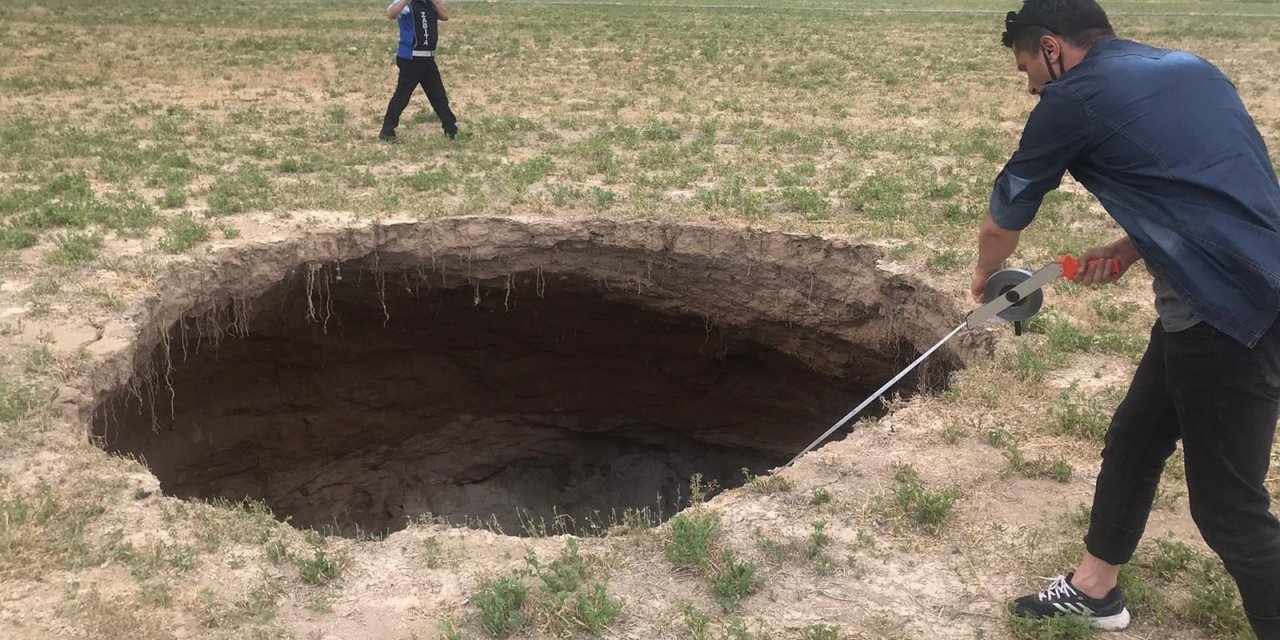 Konya’da yeni oluşan obruğa AFAD’tan inceleme