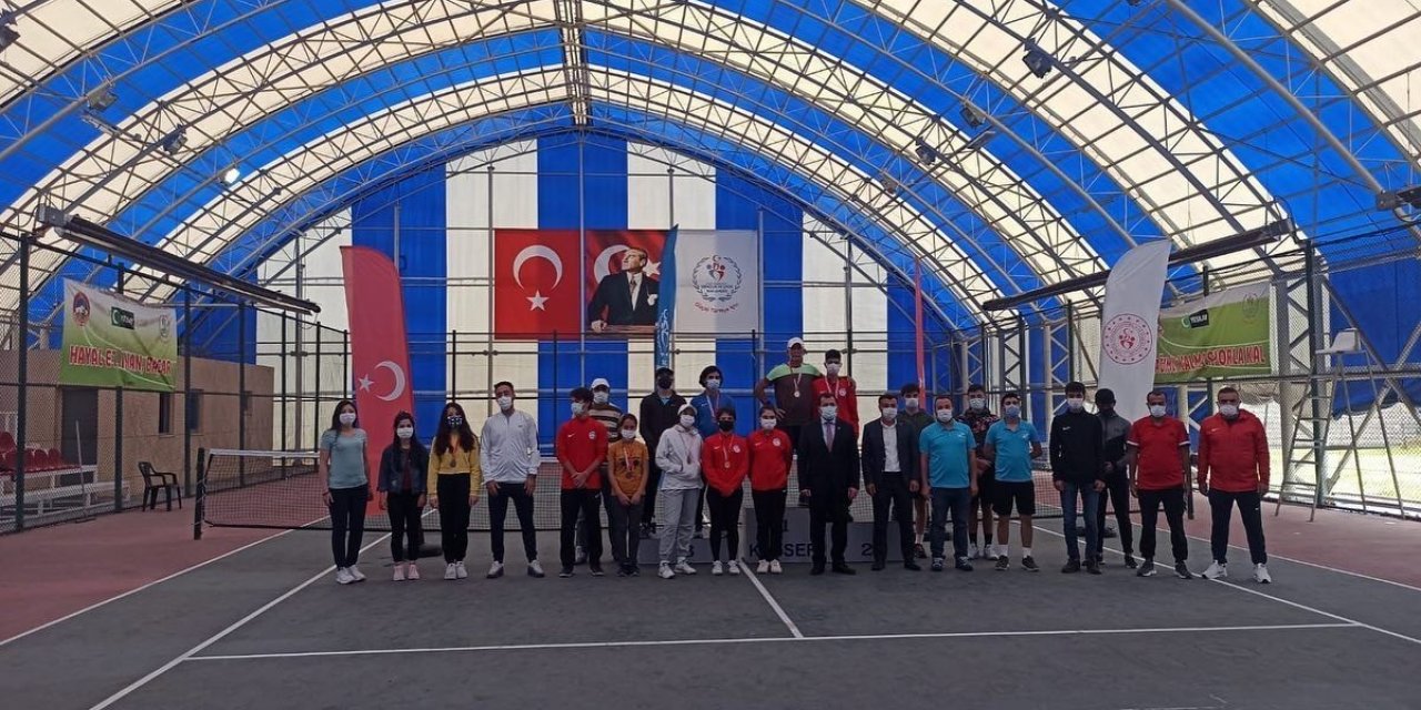 Tenis turnuvasında KBB Spor A.Ş. sporcularından iki derece