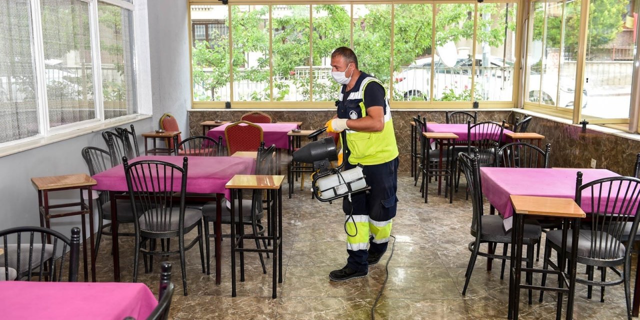 Altındağ’da işletmeler dezenfekte ediliyor