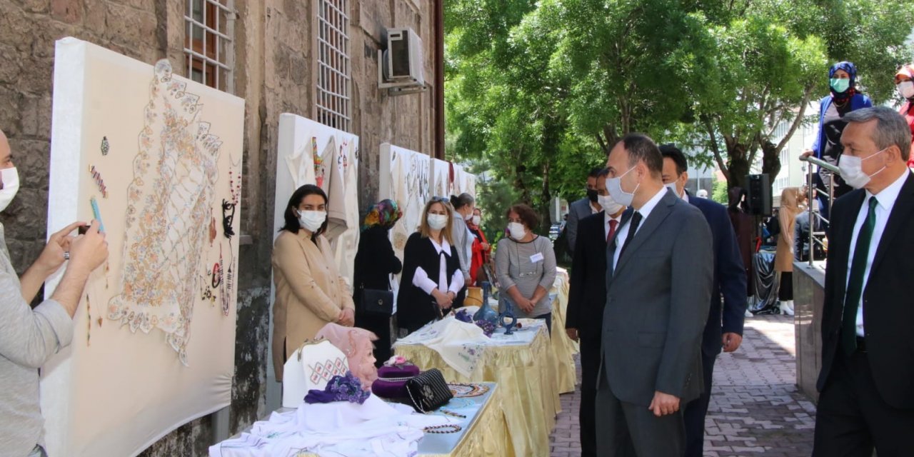 Kayseri’de Hayat Boyu Öğrenme Haftası kutlandı