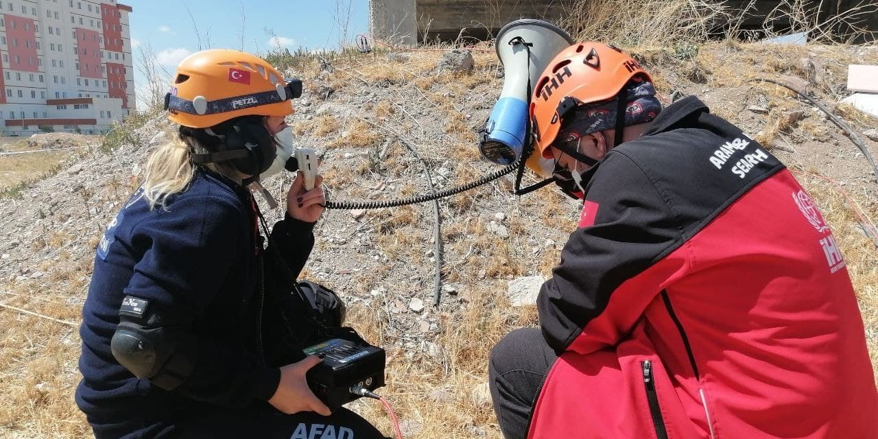 Aksaray’da gerçeği aratmayan afet müdahale tatbikatı