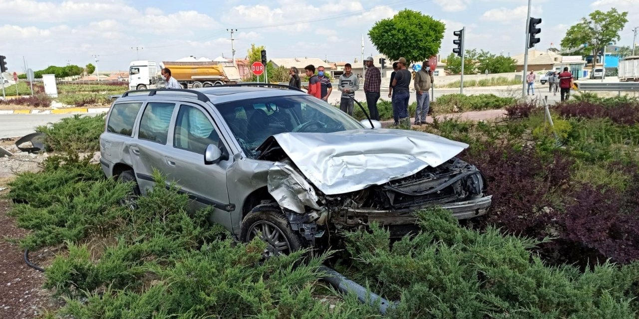 Aksaray’da otomobiller çarpıştı: 3 yaralı